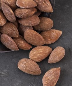 Smoked almonds with skin bio